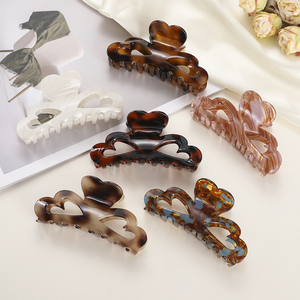 韩国可爱设计时尚焦糖色心形醋酸纤维小号迷你优雅日常使用发夹 - Product Image 1