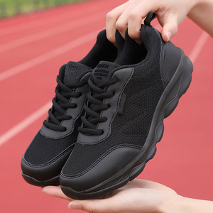 Chaussures noires antidérapantes pour femmes, baskets de course légères, en tissu maille respirant, à lacets, chaussures de voyage décontractées, confortables pour le travail - Product Image 4