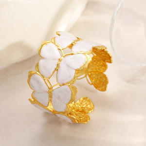 Pulsera de Aleación de Zinc con Diseño de Mariposa, Chapada en Oro de 18k, Ajustable, Joyería de Primavera/Verano - Product Image 4