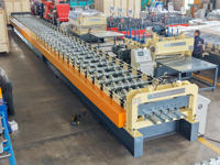 Machine de formage de tôles pour planchers métalliques à commande PLC standard / Machine de formage de tuiles de type pont