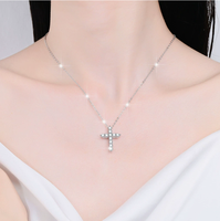 Collier en argent pur S925 en gros d'usine, collier pendentif croix de sécurité rétro en moissanite