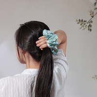 Scrunchies en soie personnalisés avec logo, imprimés marguerites, accessoires, 6 cm, impression numérique, scrunchies en soie HUAJIANSilk