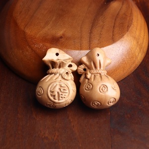 Llavero de madera de durazno con bolsa de la suerte, soporte para monedas grabado, colgante de madera portátil estilo chino, artesanía. - Product Image 4