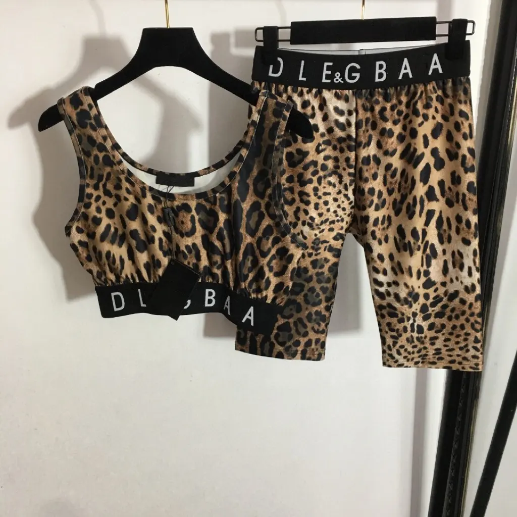 Mùa Hè Phong Cách Mới Của Phụ Nữ Yoga Thể Thao Phù Hợp Với Leopard In Ribbon Chữ Vành Đai Vành Đai Vest Mỏng Năm-Cent Quần Short Xà Cạp