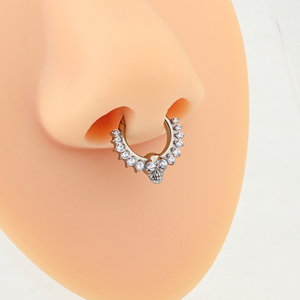 Anelli per il Naso in Titanio F136 Stile Vintage con Zirconi a Cuore e Quadrati, Piercing per il Naso con Fissaggio a Vite, Gioielli in Argento e Oro - Product Image 3