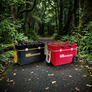 Nevera Portátil Compacta de Plástico de 60L Roja con Mini Futbolín para Fiestas Familiares en Interiores y Exteriores con Logo Promocional - Product Image 5