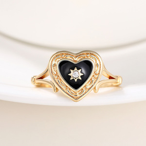 Anello in Resina a Forma di Cuore in Stile Gotico, Tono Scuro Metallizzato, Gioiello da Donna alla Moda, Design a Fascia Aperta - Product Image 6