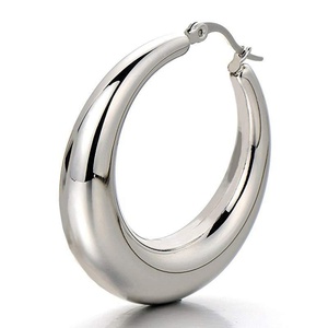 ต่างหูห่วงสแตนเลสชุบทอง 18k แฟชั่น - Product Image 6