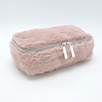 Étui à cosmétiques rose moelleux et mignon en fausse fourrure avec fermeture éclair, pochette de rangement portable pour maquillage, trousse de toilette de voyage en peluche