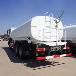 Bonne qualité LHD Rhd HOWO 5000 gallons d'eau véhicule-citerne eau Bowser camion arroseur