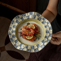 Assiette à dîner en céramique peinte à la main avec motif floral sur le bord, vaisselle OEM ODM, assiettes décoratives en grès à motif floral vintage et fruité