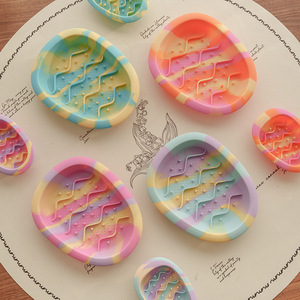 Mangkuk makanan anjing dan kucing pola polos, silikon ramah lingkungan antiselip telur kembang untuk hewan kecil - Product Image 1