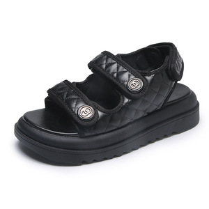 Sandales à semelle épaisse pour femmes, nouvelle version coréenne, style sportif, semelle souple, confortables, sandales de plage - Product Image 1