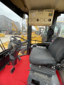 Rodillo Compactador de Neumáticos CAT CS683E Usado, Origen Japón, Rodillo de Tambor Único para Asfalto, Motor Eléctrico 129kW, Bomba, Buen Precio - Product Image 6