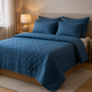 Couette Matrimoniale Bleu Cobalt Ultra Légère en Polyester Matelassé pour l'Été - Product Image 2