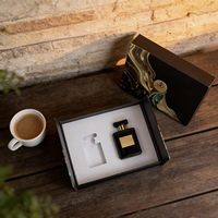 Boîte cadeau rigide à double porte avec fermeture magnétique, logo personnalisé, estampage à chaud noir et or, emballage pour parfum et cosmétiques avec insert en EVA