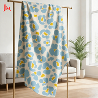 Tissu en coton léger et respirant imprimé numériquement - Popeline à fleurs pour vêtements