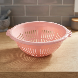 Petite passoire et passoire de cuisine en plastique rose pour la préparation des aliments - Product Image 2