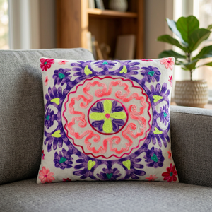 Housse de coussin carrée en coton blanc de haute qualité avec broderie florale multicolore pour l'hôpital à domicile ou l'hôtel - Product Image 2