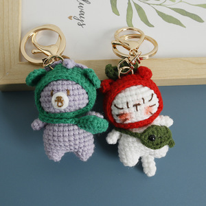 Porte-clés en crochet tricoté à la main, mini pendentif amigurumi mignon en forme d'ours, de chat ou de chaton, breloque de sac, vente en gros - Product Image 3