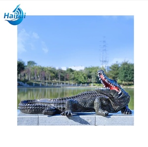 ประติมากรรมรูปจระเข้ขนาดเท่าของจริงสำหรับตกแต่งสวนภายนอกอาคาร ทำจากแก้วและเหล็ก - Product Image 5