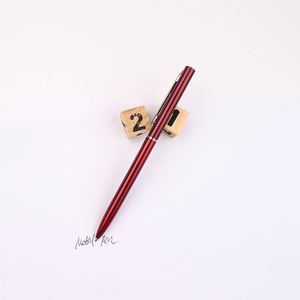 Bolígrafo Delgado Sonnet Rojo Rubí con Detalles en Oro - Product Image 4
