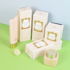 Boîte d'emballage en carton gris écologique personnalisée Crown Win avec gaufrage, fermeture magnétique et doublure en éponge pour produits de beauté - Product Image 3