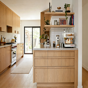 Vermonhouzz Armadio su Misura in Rovere Chiaro Resistente all'Umidità Collezione 2026 con Bordo Impermeabile per Cucine in Zone Umide - Product Image 1