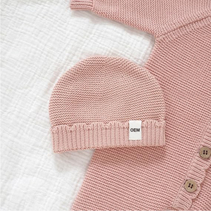 Ensemble 3 pièces nouveau-né en coton biologique : barboteuse tricotée, bonnet et chaussons – Tenue mignonne à manches longues pour bébés garçons et filles - Product Image 4
