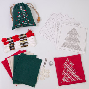 Venta al por mayor Sashiko Mending & <span class=keywords><strong>Patchwork</strong></span> 6 Uds hilo de tela de Navidad y <span class=keywords><strong>Kit</strong></span> de herramientas para artesanía costura principiantes DIY - Product Image 4