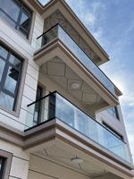 Sistem Railing Kaca Tanpa Bingkai Aluminium untuk Balkon, Tangga, Dek & Penggunaan Dalam/Luar Ruangan - Desain Modern Tahan Karat/Air