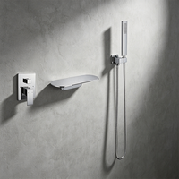 Ensemble de douche mural chromé HONGDEC avec mitigeur carré, douchette à main et kit de douche monocommande pour salle de bain