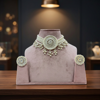 Nouveau Collier Ras du Cou Ethnique Vintage en Alliage de Zinc Plaqué Or avec Perles et Boucles d'Oreilles Assorties pour Femme, Fleur en Zircon de Haute Qualité, Idéal pour les Fêtes