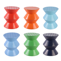 Table d'appoint décorative en métal avec revêtement en poudre multicolore, finition brillante, pour coin lecture d'appartement ou décoration d'entrée