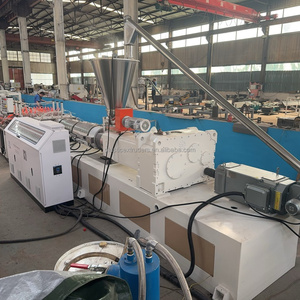 Ligne de production d'extrusion de panneaux de porte en <span class=keywords><strong>PVC</strong></span> WPC en Chine, machine de fabrication de portes à âme creuse, usine - Product Image 5