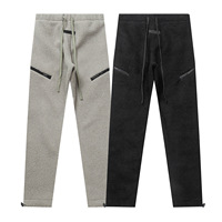 Celana Jogger Pria Desain Fashion 100% Poliester Fleece Tebal dengan Logo Jahitan, Tali Serut Panjang, dan Saku Resleting