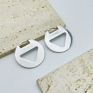 <span class=keywords><strong>Orecchini</strong></span> a Cerchio in Acciaio Inossidabile Placcato Oro Stile Retrò Europeo Americano di Tendenza, Design Geometrico Ispirato ai Grandi Nomi, Stile Buddista - Vendita Calda - Product Image 1