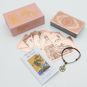 Cartas de Tarot personalizadas con borde dorado a todo color y lámina dorada en la parte posterior con una guía encuadernada perfecta - Product Image 2