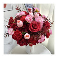 Arrangement romantique de roses rouges en soie, fleurs roses mélangées, bouquet de fleurs artificielles fait main, centre de table pour la Saint-Valentin