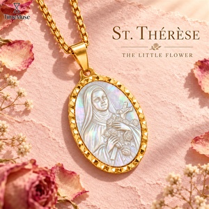Pendentif catholique en nacre sur le thème <span class=keywords><strong>de</strong></span> la Rose <span class=keywords><strong>de</strong></span> Sainte Thérèse <span class=keywords><strong>de</strong></span> <span class=keywords><strong>Lisieux</strong></span> pour les programmes <span class=keywords><strong>de</strong></span> cadeaux paroissiaux - Product Image 1