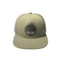 Casquette Snapback Personnalisée Perforée au Laser Respirante à 5 Panneaux avec Visière Plate et Patch Brodé pour Marques de Sports de Plein Air