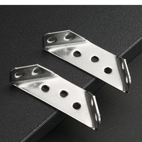 Support d'angle triangulaire moderne en acier inoxydable à plusieurs trous, 90 degrés, pour meubles et armoires en bois - Vente en gros usine