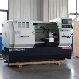 Torno CNC CK6150 Personalizado de Fábrica, Sistema Horizontal de Bancada Plana con Fanuc para Mecanizado Digital de Trabajo Mediano - Product Image 1