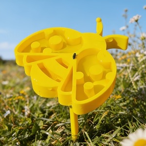 Bebedero de Plástico con Púas para Insectos, Estación de Agua para Abejas y Escarabajos de Jardín - Product Image 1