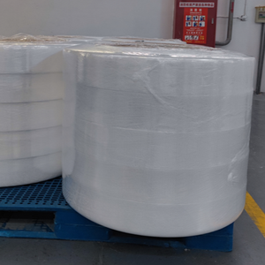 Bán buôn 18gsm Pe/Pet ưa nước topsheet thoáng khí airthrough không dệt vải cotton lụa cảm thấy vệ sinh khăn ăn tã CuộN - Product Image 3