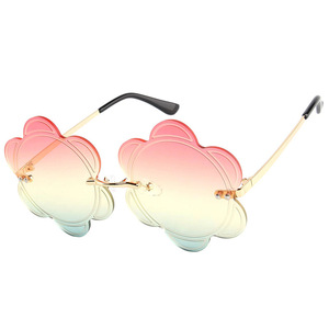 <span class=keywords><strong>Gafas</strong></span> de <span class=keywords><strong>sol</strong></span> con forma de flor para mujer, <span class=keywords><strong>gafas</strong></span> de <span class=keywords><strong>sol</strong></span> de moda Bohemia, divertidas <span class=keywords><strong>gafas</strong></span> de fiesta en la playa, <span class=keywords><strong>gafas</strong></span> de <span class=keywords><strong>sol</strong></span> de verano sin montura para mujer - Product Image 1