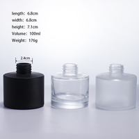 Bouteille de diffuseur de roseau en verre de luxe personnalisée de 100ml avec couvercle en bois de luxe d'arôme blanc non parfumé et bouchon à vis quantité minimale de commande 500 pièces