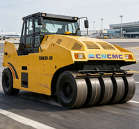 Compacteur à roues en caoutchouc superposées CNCMC TRW20-30, rayon de braquage 8m, capacité de montée 30%, capacité de charge 20-30T, pour la compactation d'asphalte sur pistes d'aéroports