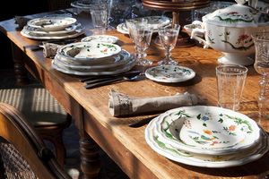 Nouvel arrivage de vaisselle : Service d'assiettes en porcelaine fine à motif floral beige, design moderne, origine Guangdong, en stock - Product Image 6
