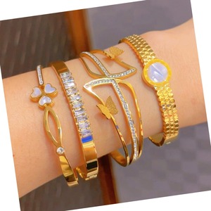 Wholesale Stainless Steel Open <b>Bracelet</b> Jewelry Lucky Gold Four Leaf Clover Bangle <b>Cuff</b> <b>Bracelet</b> for Women and Girls - Product Image 1